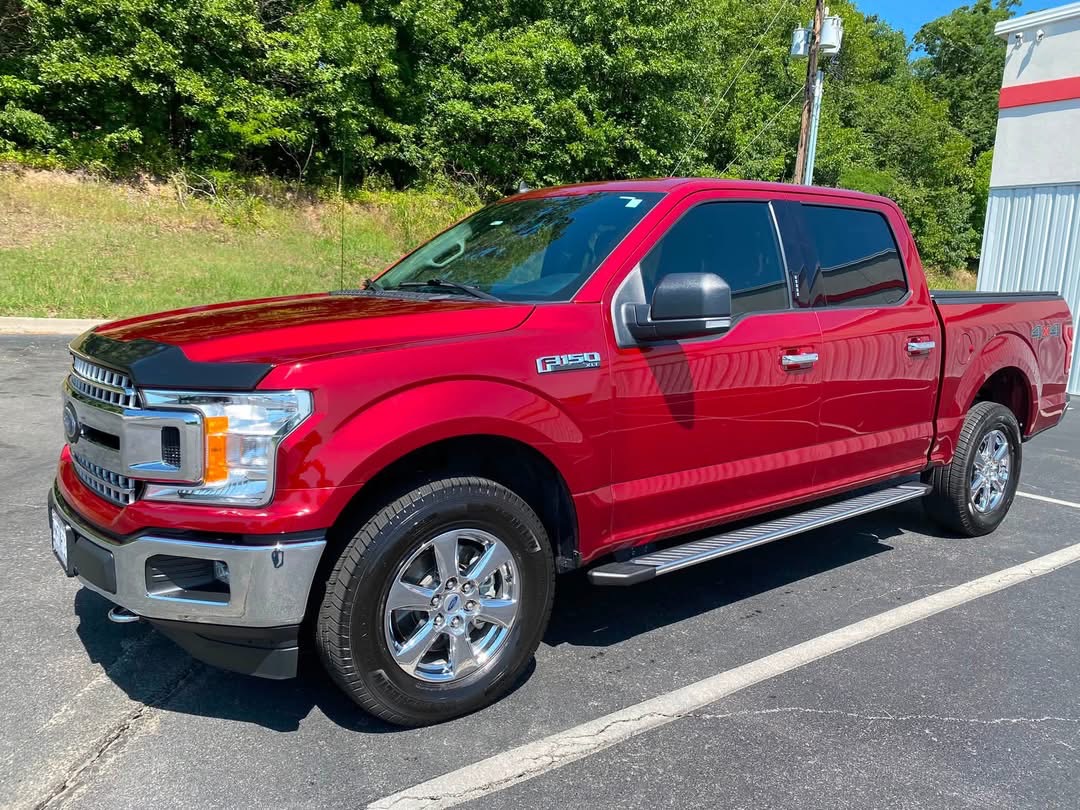 Detailed pickup truck exterior